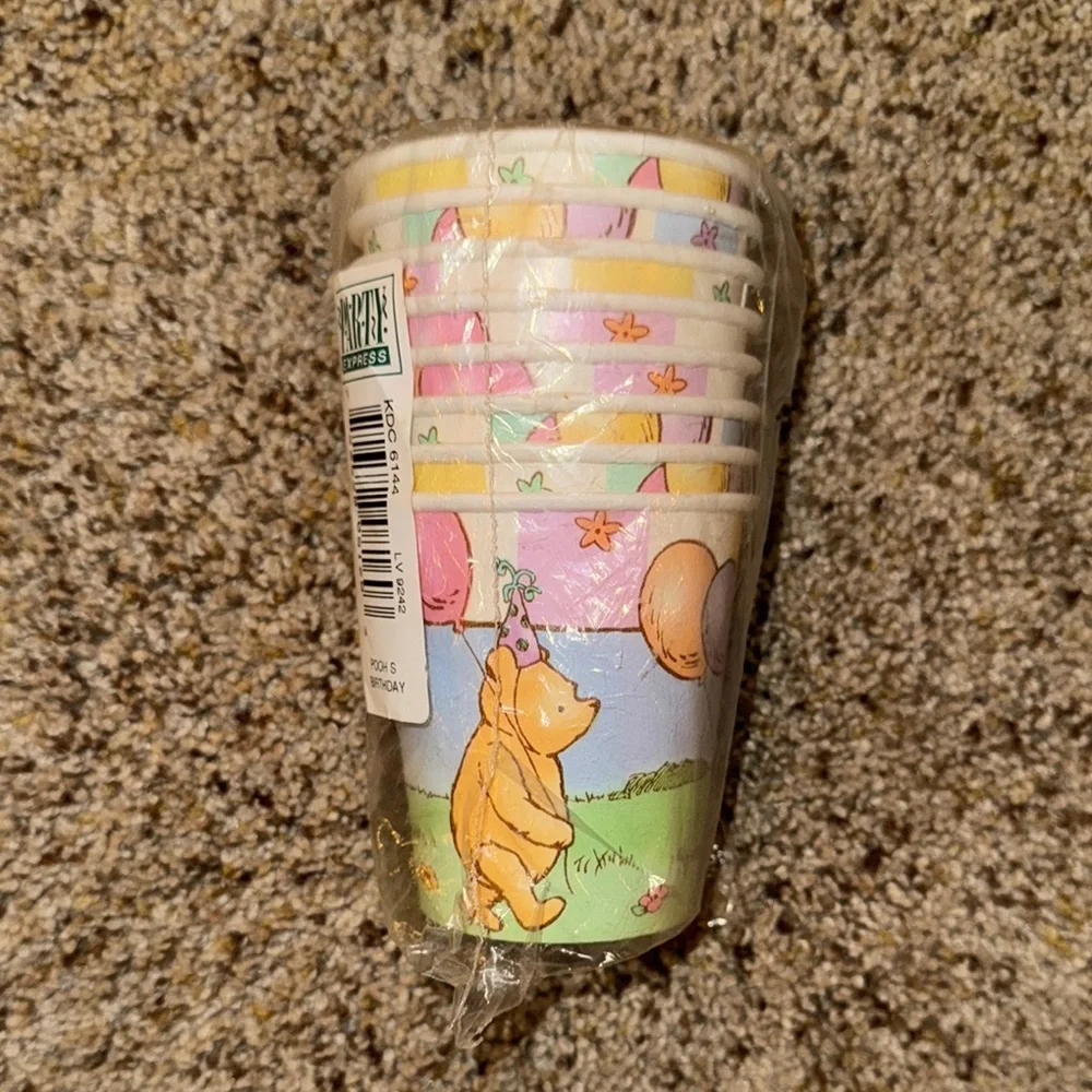 New vintage Disney Classic Pooh Paper Cups